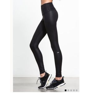 Alo Yoga Airbrush Black Glossy Leggings